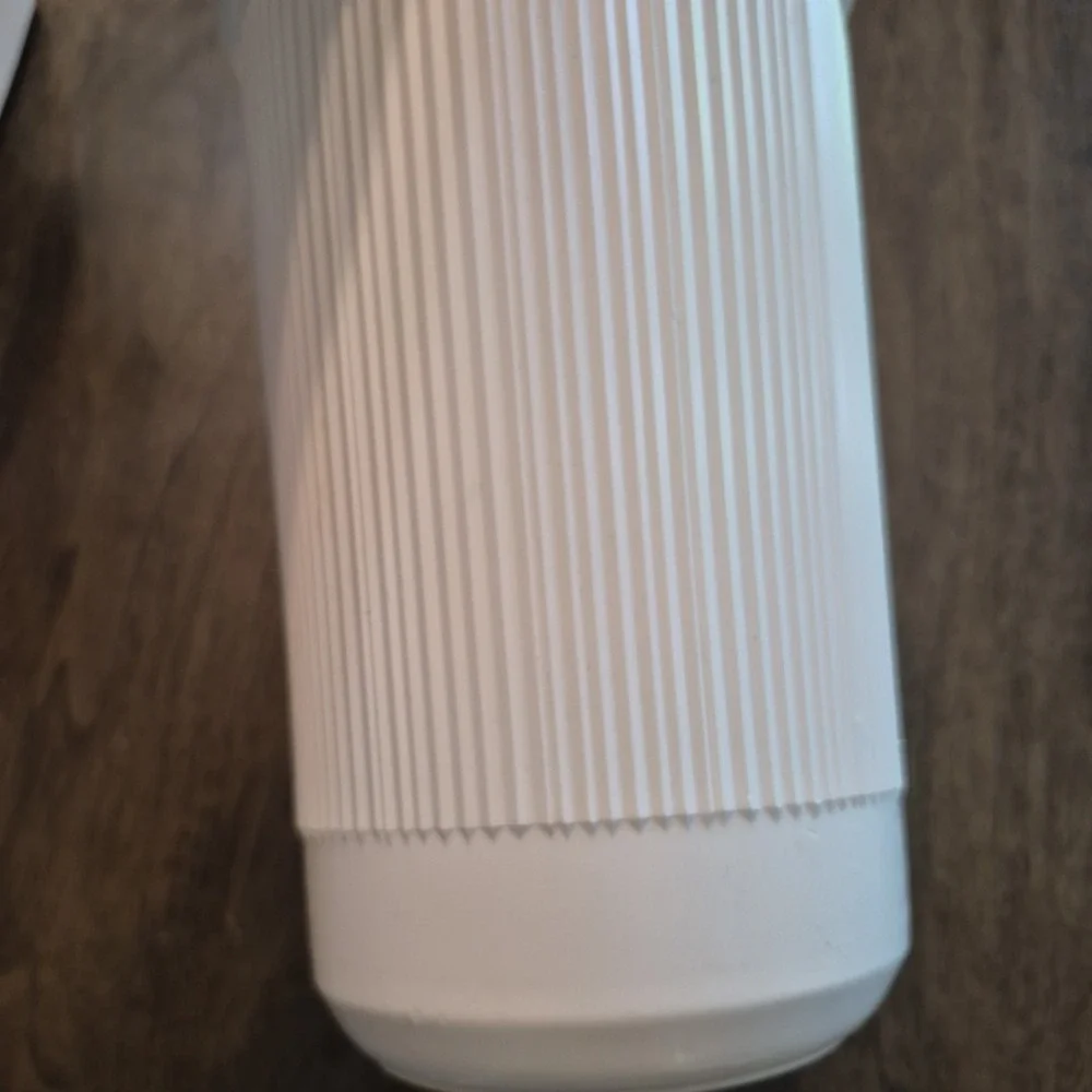 Vintage NEW1982 Rubbermaid 2954 White Ribbed Oval Waste Basket Classic Trash Can